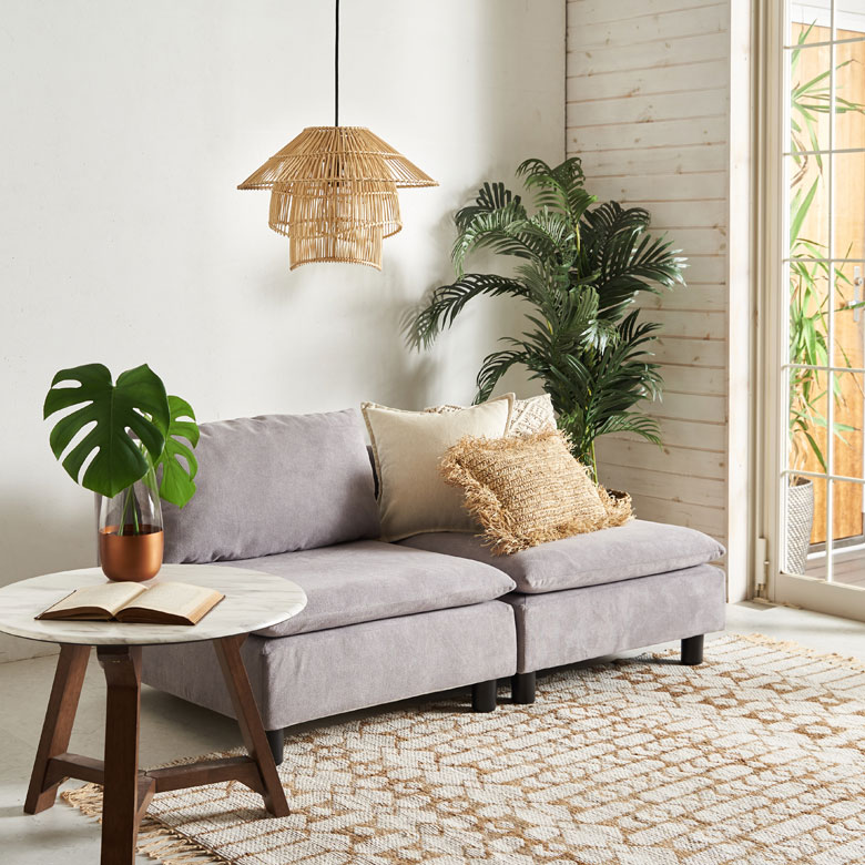 取り付ける電球によっても、ぐんと雰囲気が変わります