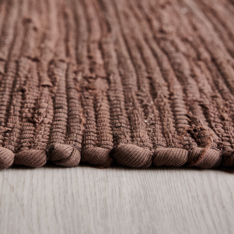 ハンドメイドならではの織りと色合いをお楽しみください