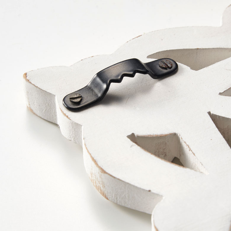 裏には壁掛けフック付き