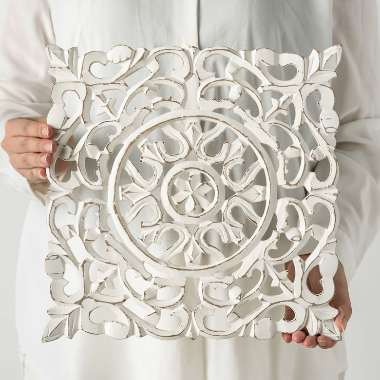 手に持つとこのくらいの大きさ