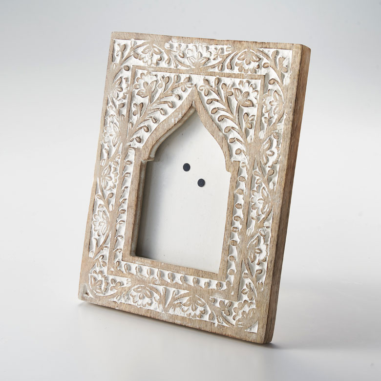 前面はガラスが張られています