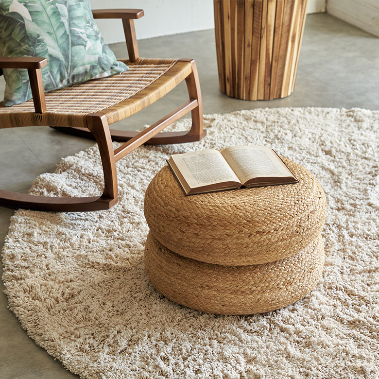 二個重ねてオットマンやサイドテーブル使いも