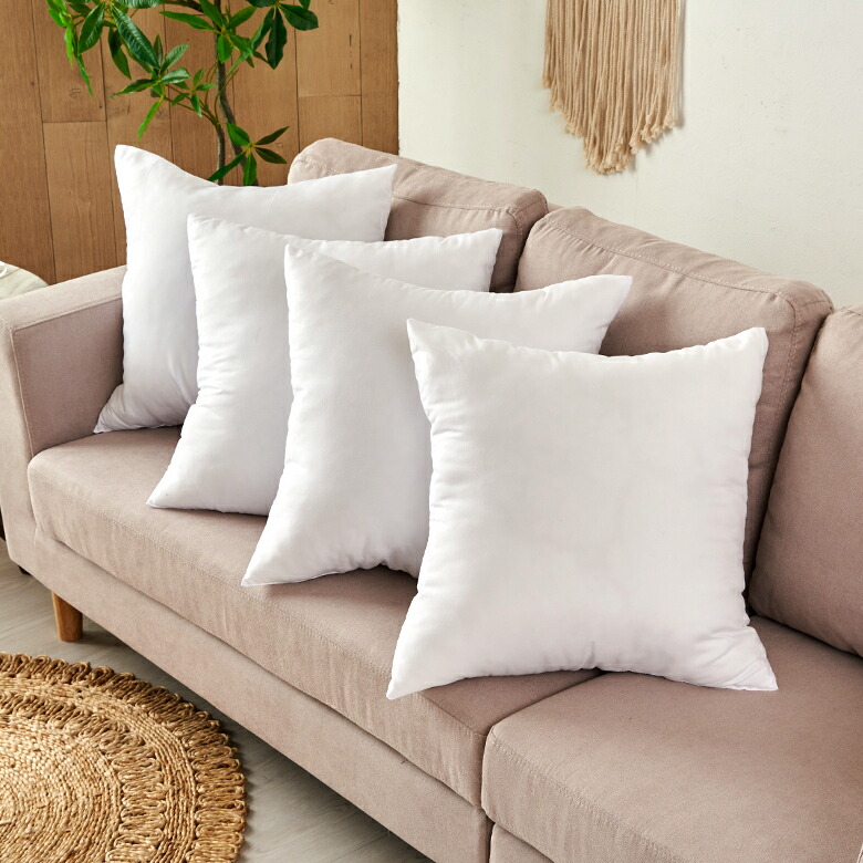 体にフィットする、ほどよい弾力 角型ヌードクッション