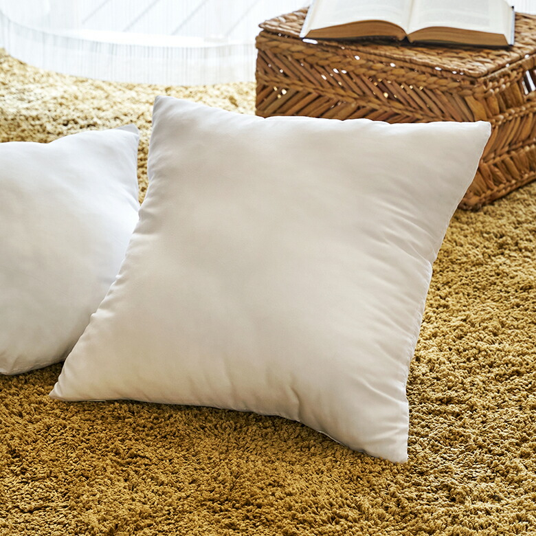 体にフィットする、ほどよい弾力 角型ヌードクッション