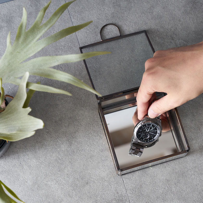 お気に入りのアクセサリーや時計の収納に