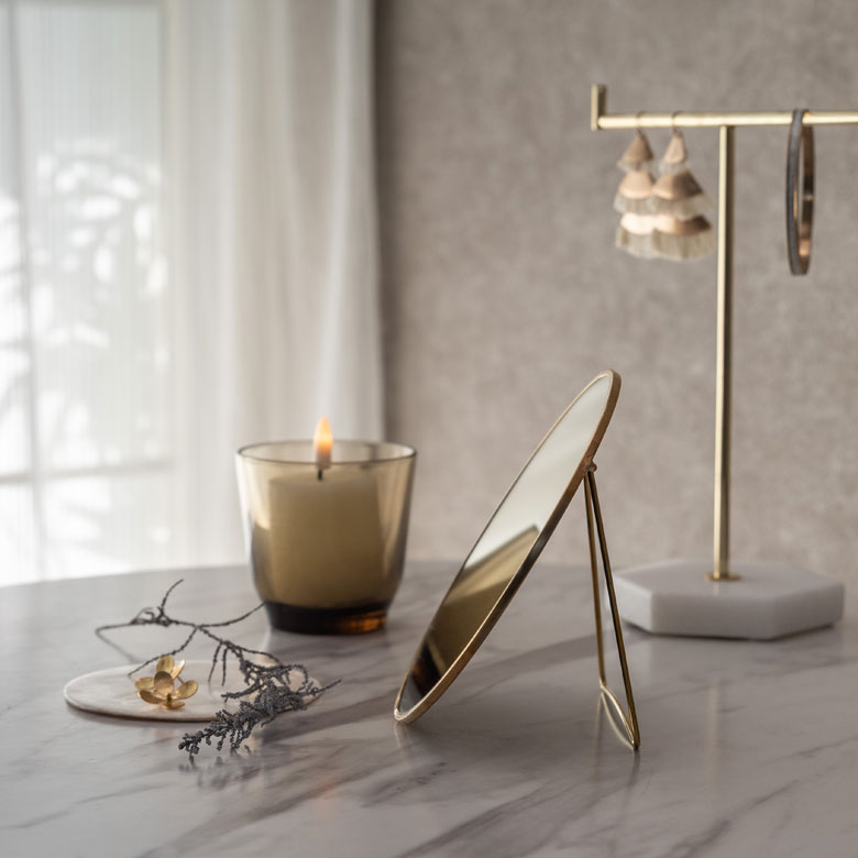 繊細でシンプルなデザインは、インテリアとしても素敵