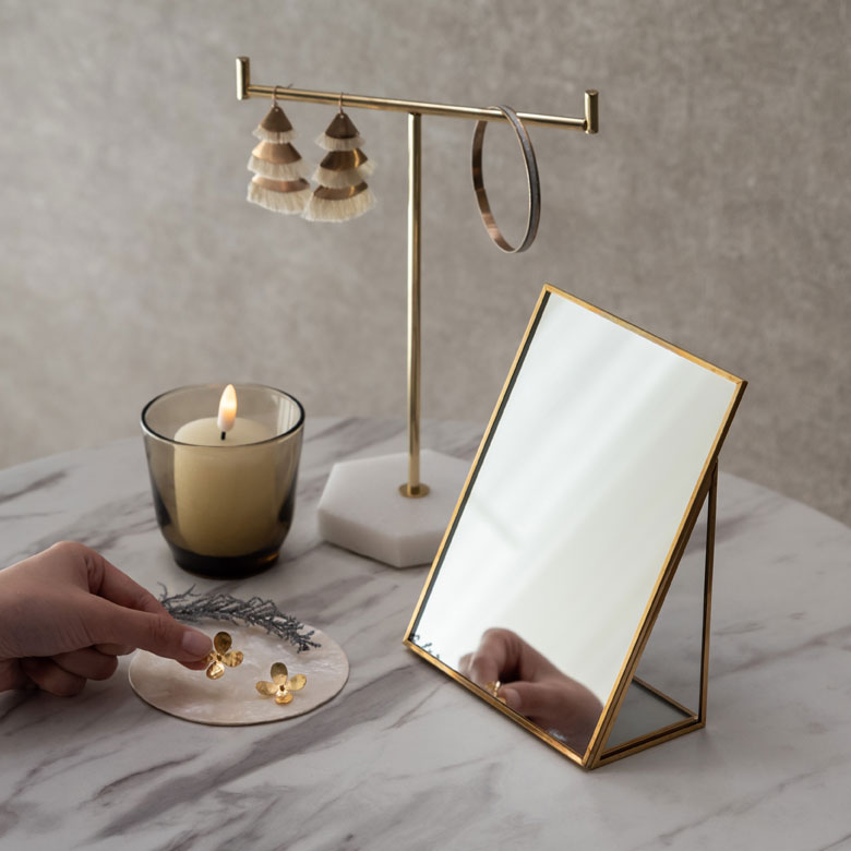 コンパクトな大きさのスクエア型タイプ