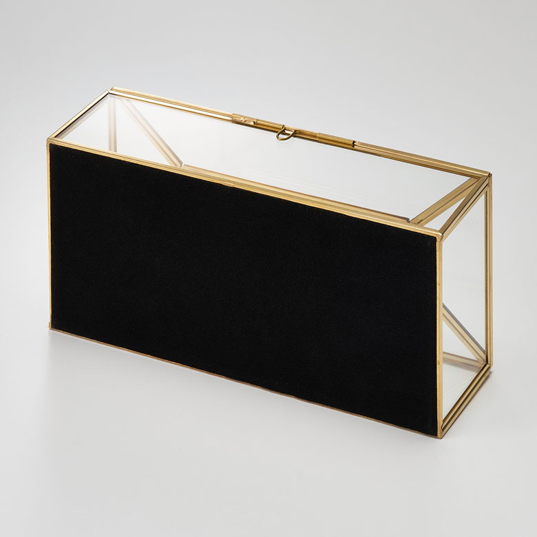 底面には、滑り止めとキズ防止のフェルト付き