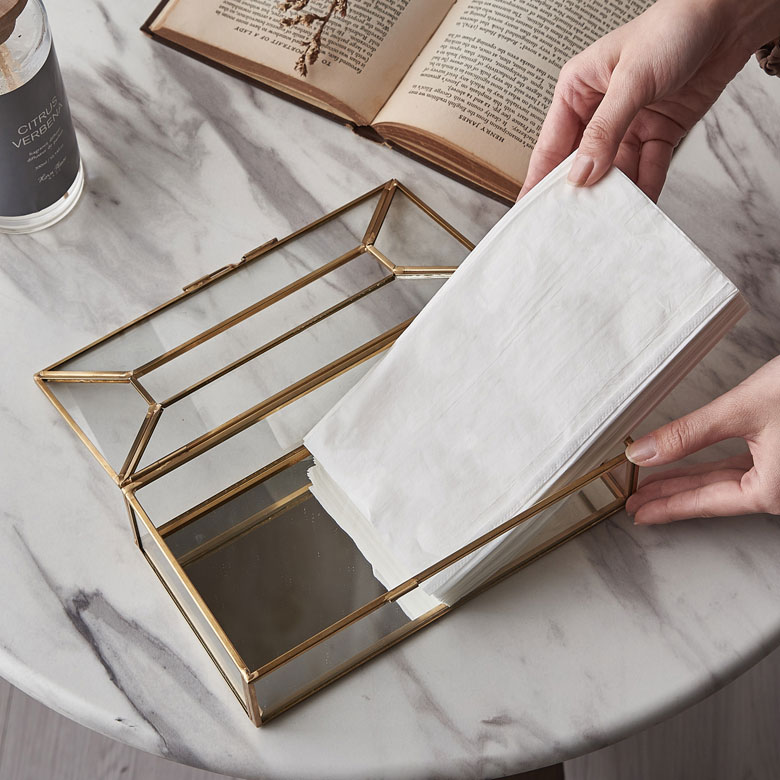 上蓋のロックを外して、開け閉めできます