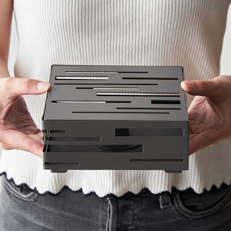 手に持つとこれくらいの大きさ