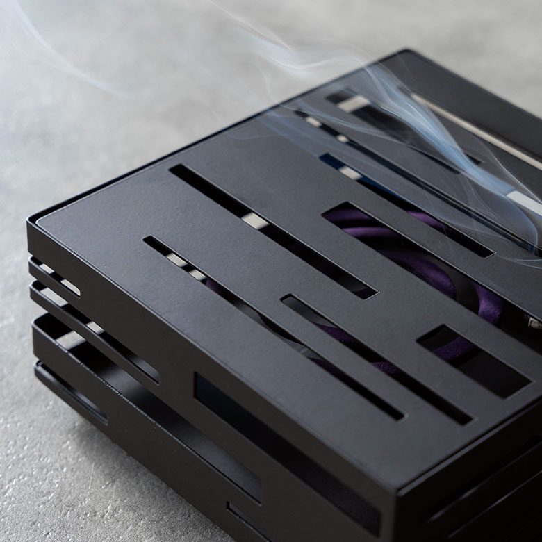 丈夫なスチール製で持ち運び、水洗いOK