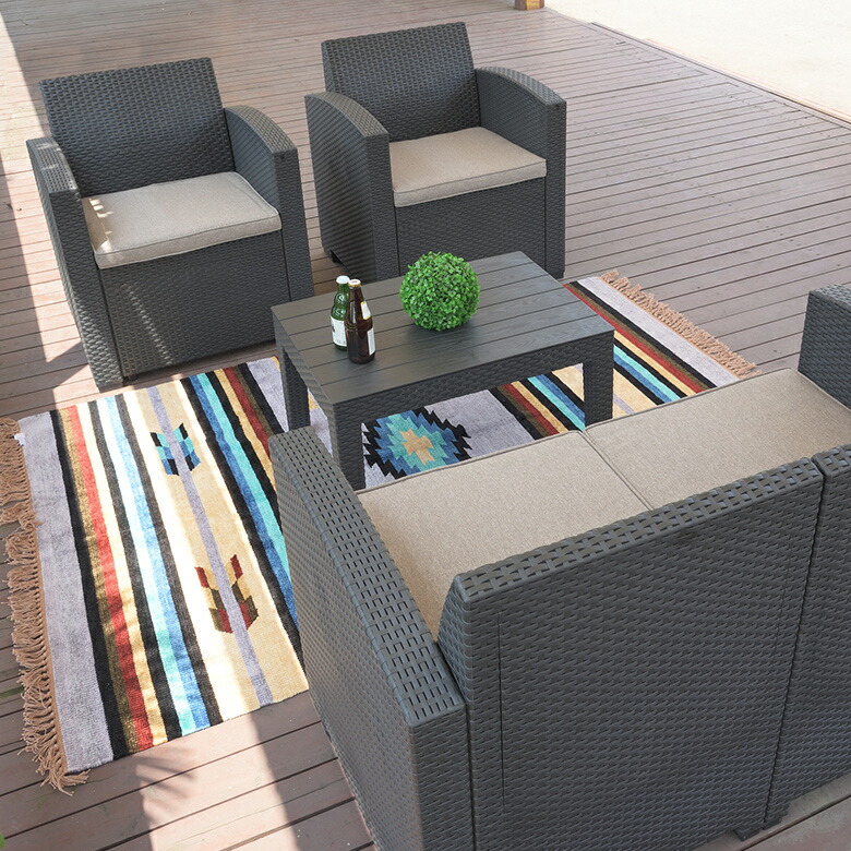 座面が広いのでゆったりくつろげます