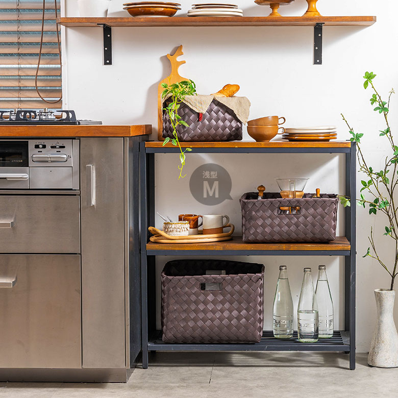 キッチンでパンやおやつ、調味料などの食材入れや、ストック品の収納にも