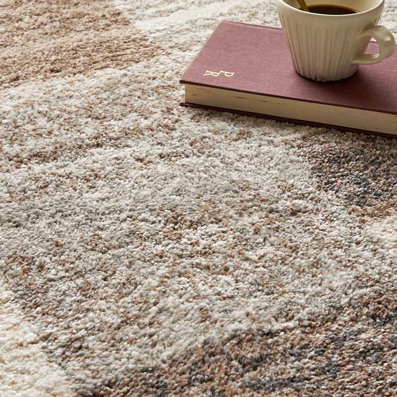 高密度ウィルトン織りラグならではのデザイン