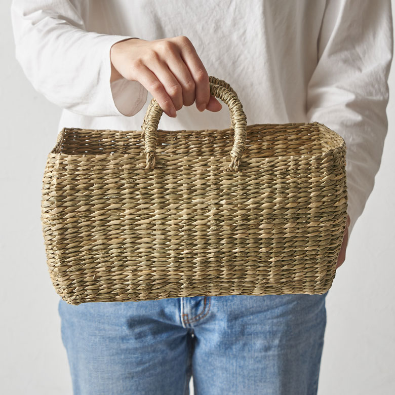 手に持つとこれくらいの大きさ