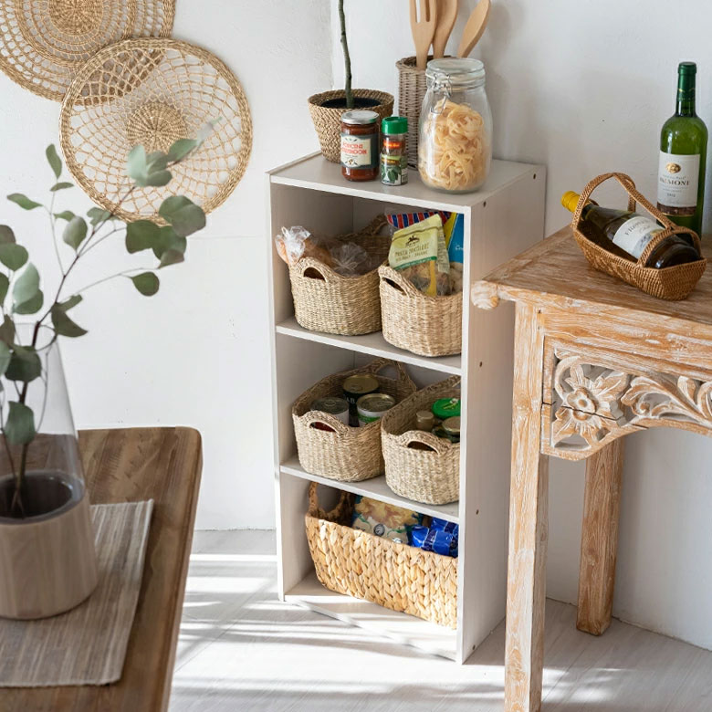 定番の収納家具、カラーボックスと好相性