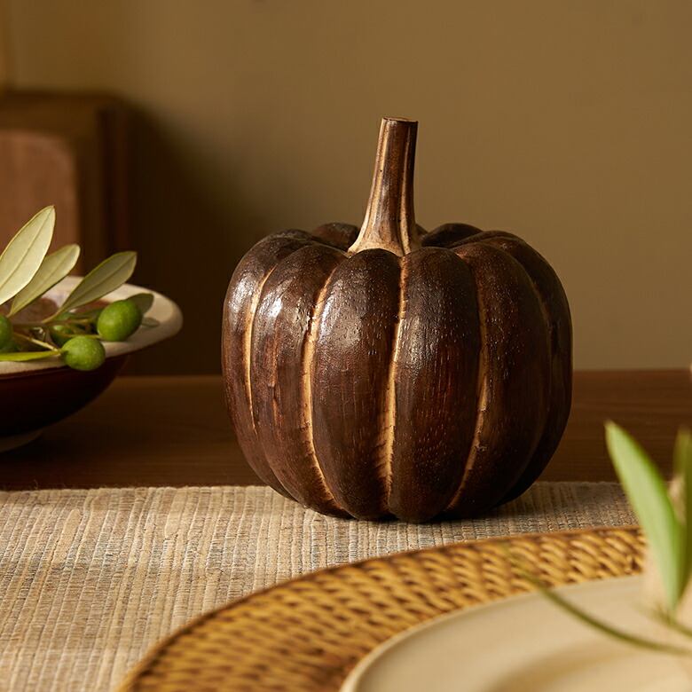 味わい深い、手彫りの風合い