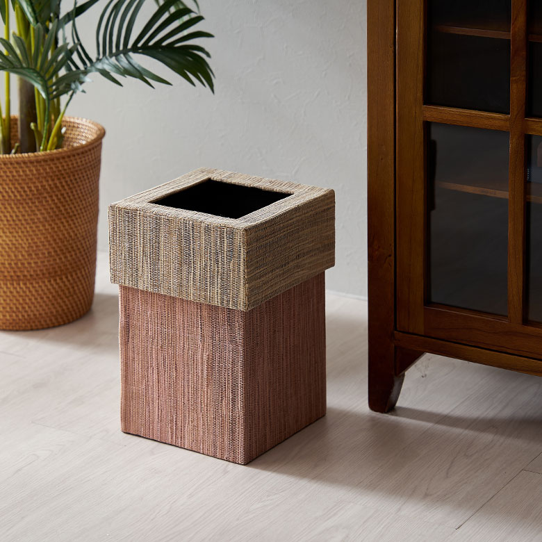 ウォーターヒヤシンスでできたダストボックス