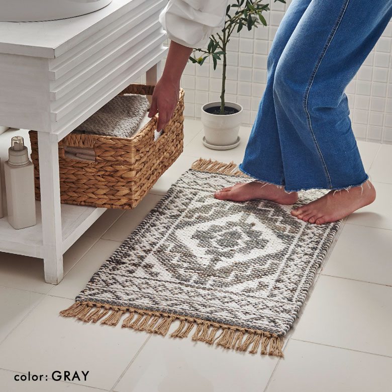 フリンジつきラグカーペット