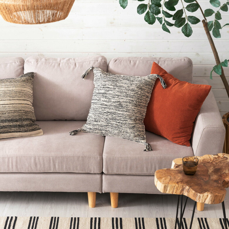 モノトーンのグラデーションカラーがおしゃれなクッションカバー