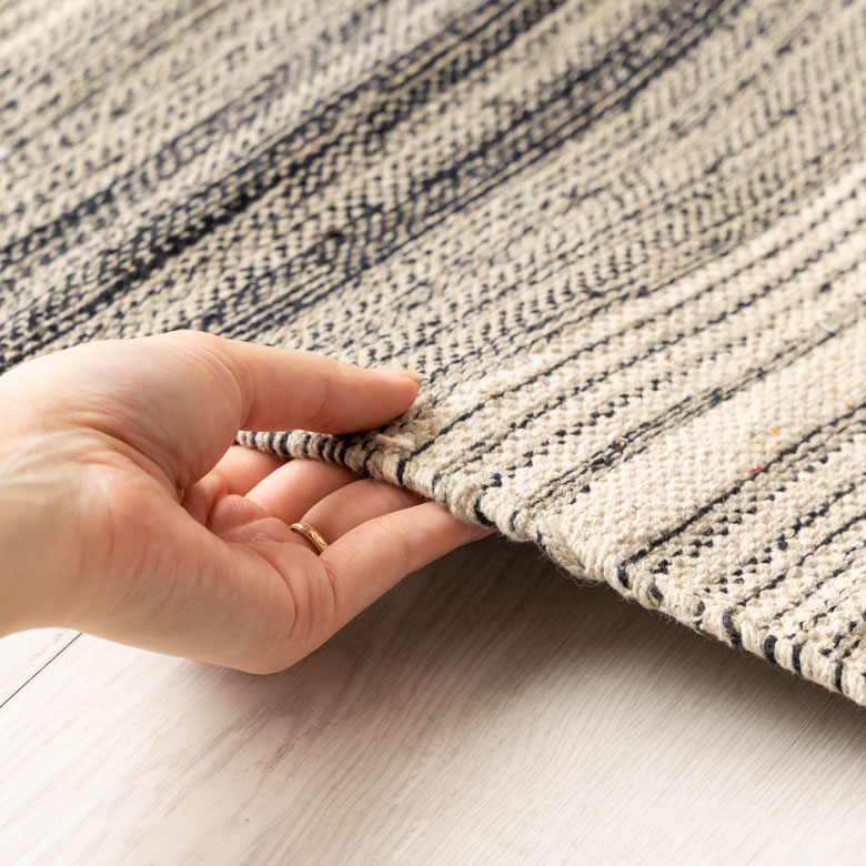 綿100%の手織りラグ