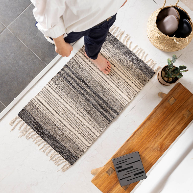 綿100％のストライプラグマット