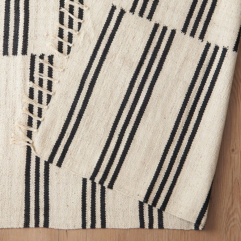 裏面も表面と同じ仕様です