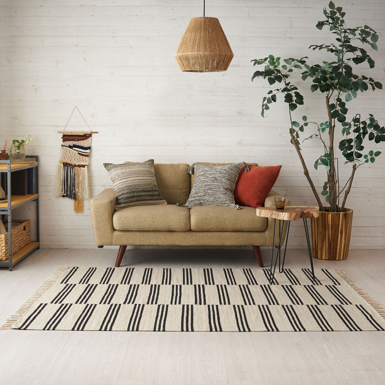 綿100％のハンドメイドラグ