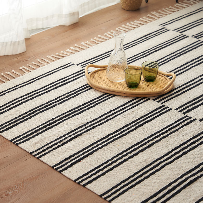 綿100％のハンドメイドラグ