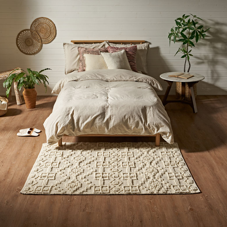 個体差がある不均一な表情も、手仕事で作られた製品ならではの魅力