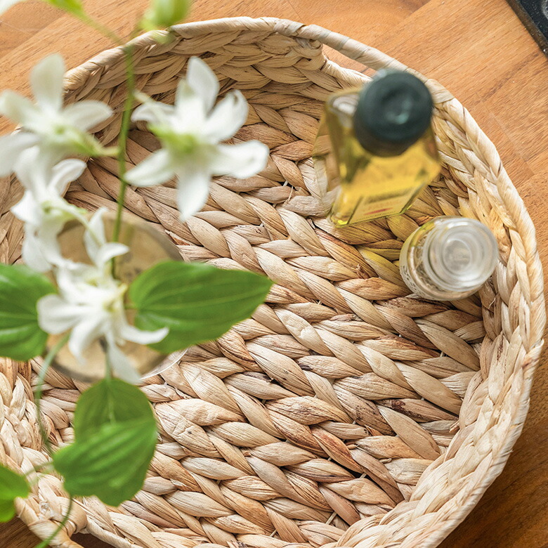 底面まで、ふっくら編み目。温かみを感じる、天然素材が魅力