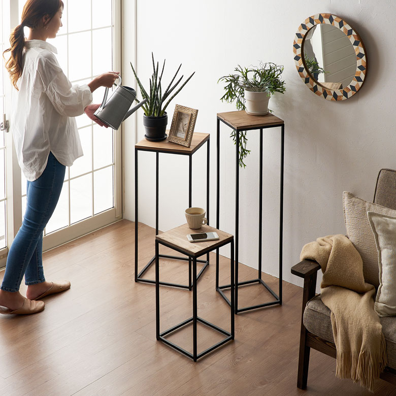 高さを作って植物をおしゃれに演出するプランタースタンド