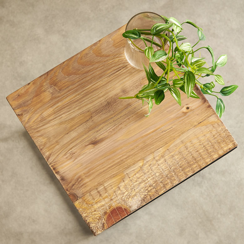 上に乗せるものを引き立てるフラワースタンド