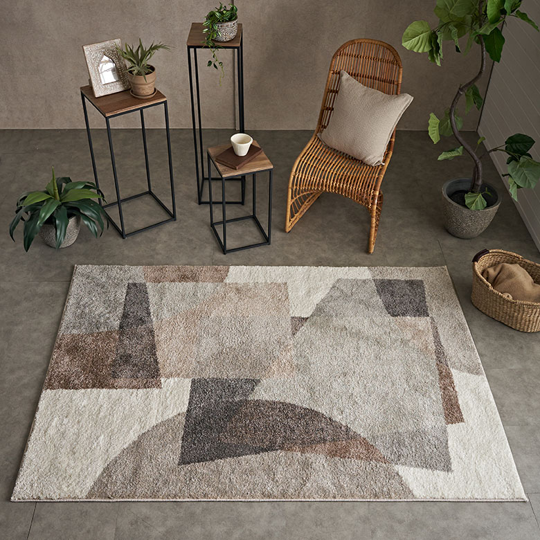 落ち着きのあるアースカラーで、自然と安らぐ居心地の良い空間に