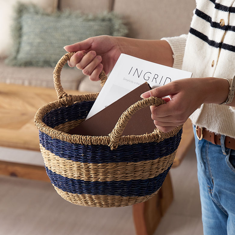 しっかりと丈夫な、ハンドル（持ち手）付き
