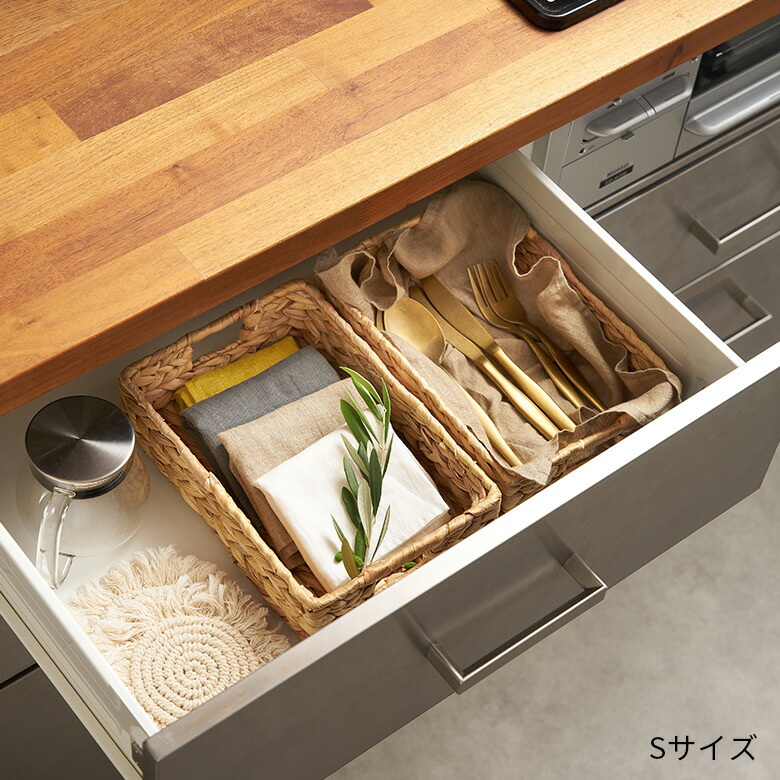 食器棚やカウンター下など狭いところの隙間収納にも