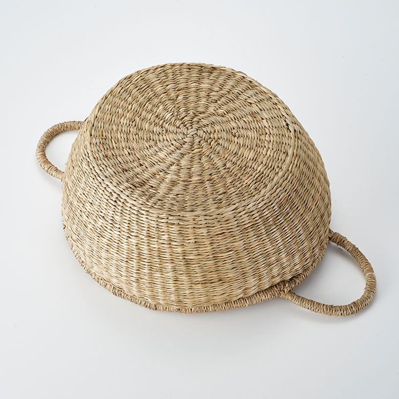 裏面 フラットな底面で安定感があります