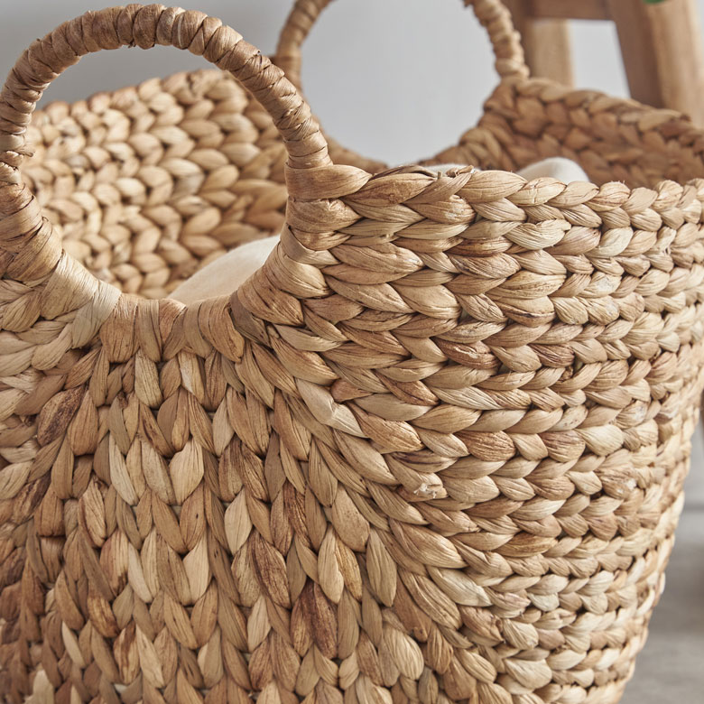 ぷっくりと厚く太い編み目