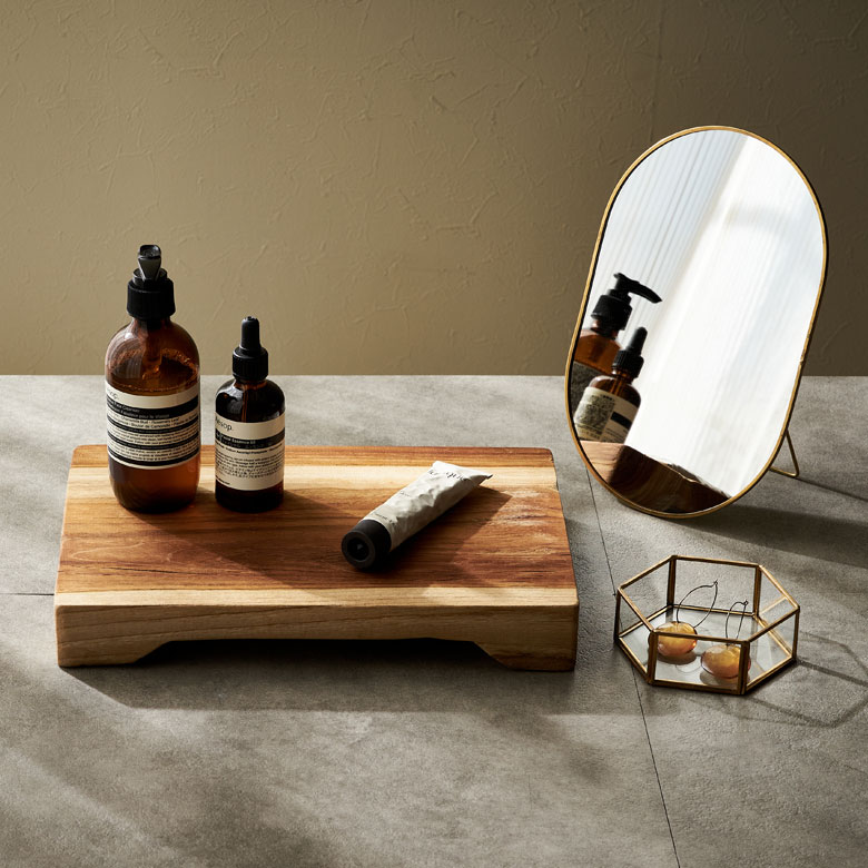 ウッドそのものの質感を存分に感じるミニマムデザイン