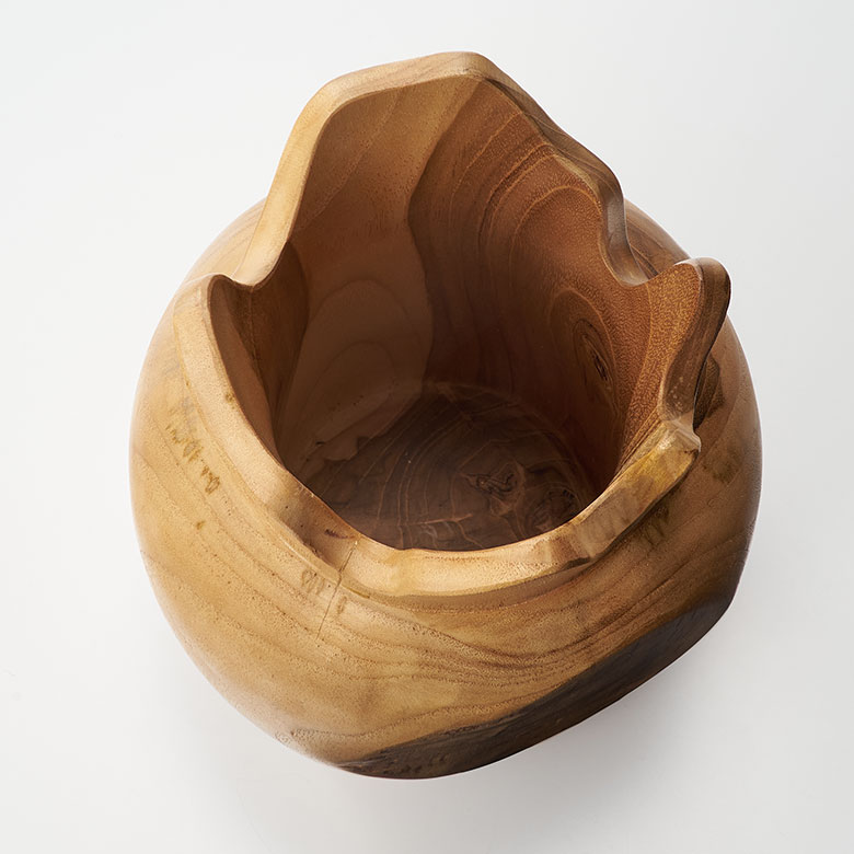 内側まで美しい木目