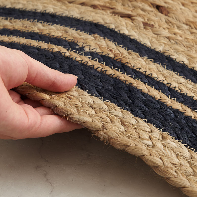 柔らかいジュートを使用したハンドメイドラグ