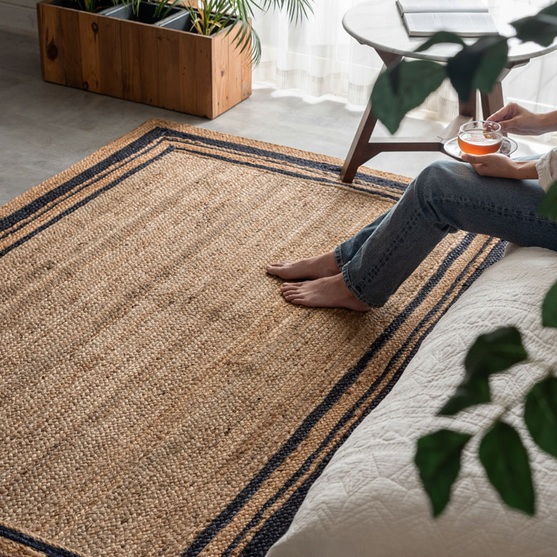 柔らかいジュートを使用しているので、心地良い使用感も魅力