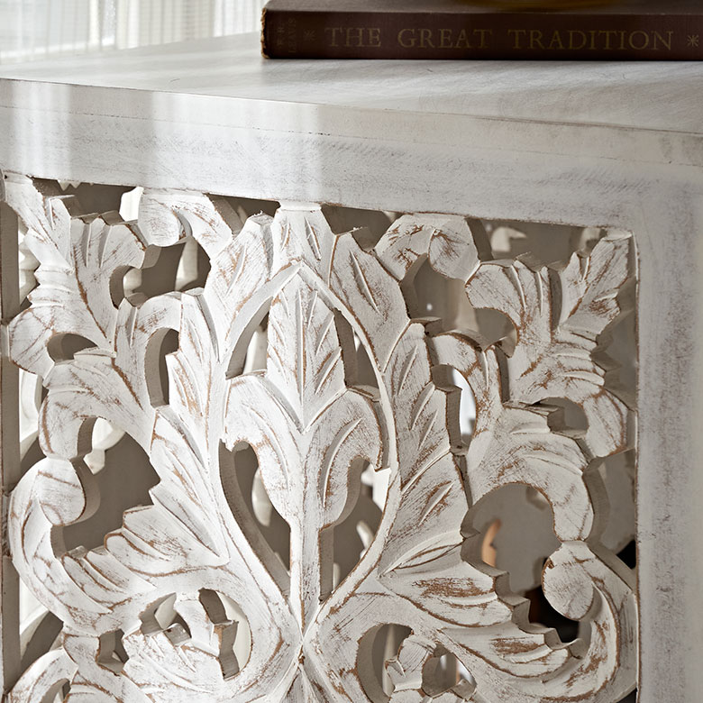 サイドテーブル 透かし彫り