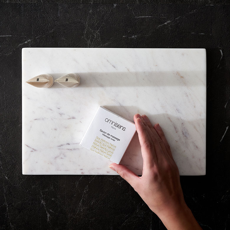 マーブルが引き立つミニマルデザイン 大理石