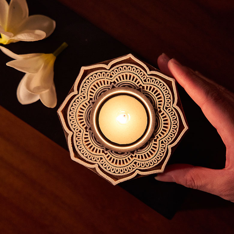 火を灯せば、神秘的なムード