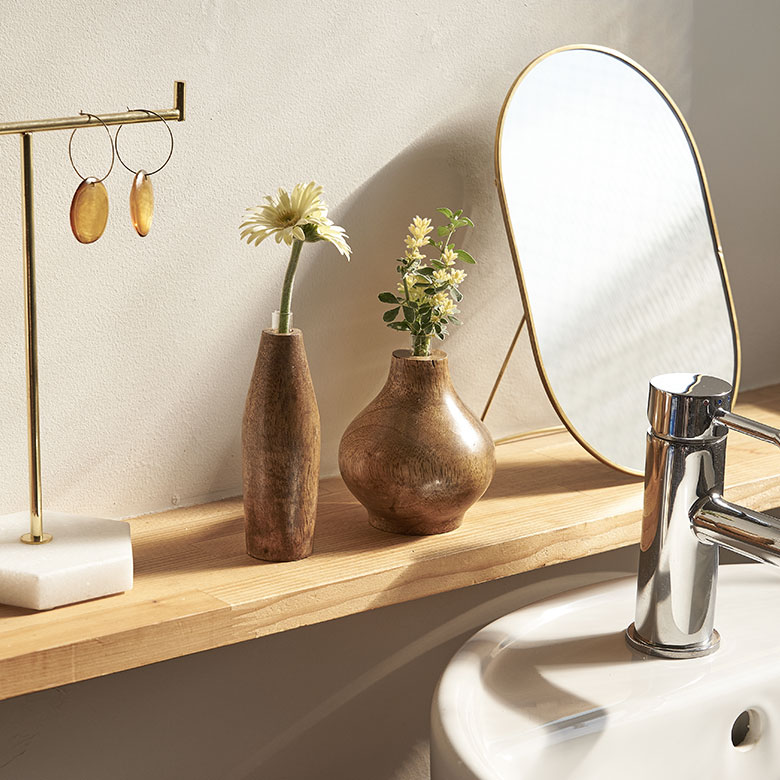 洗面所などの狭いスペースにもフィット