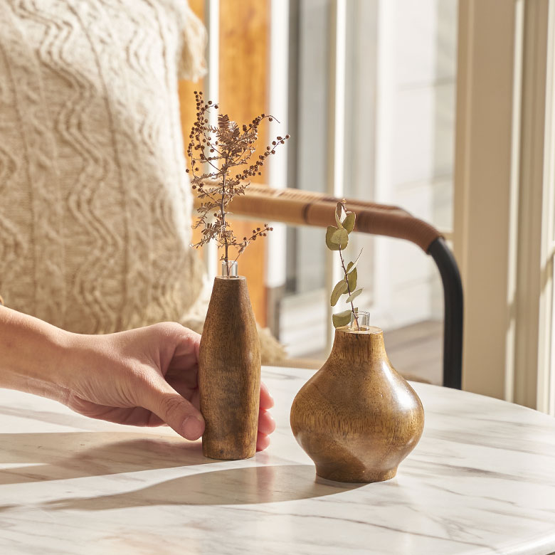 リビングはもちろん、玄関、洗面所、お手洗い、デスク上など<br>
どんな場所にも飾りやすい