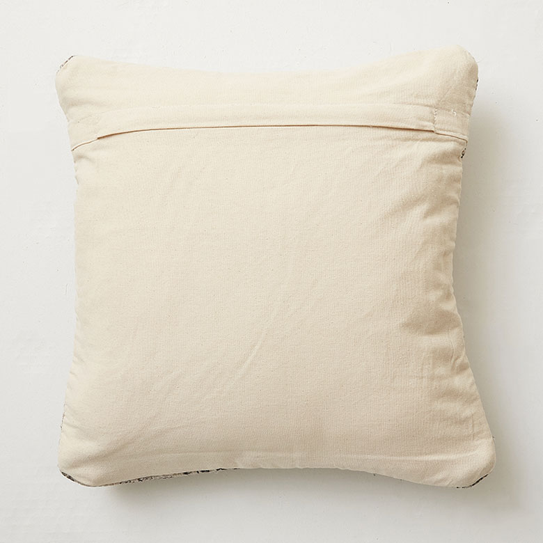 裏面は無地です