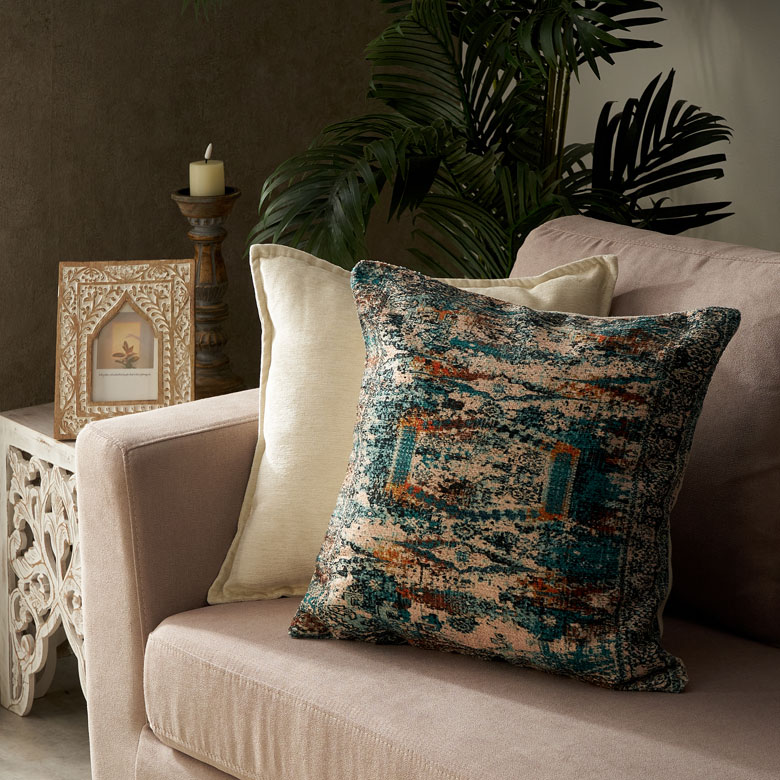 ペルシャ絨毯みたいなクッションカバー