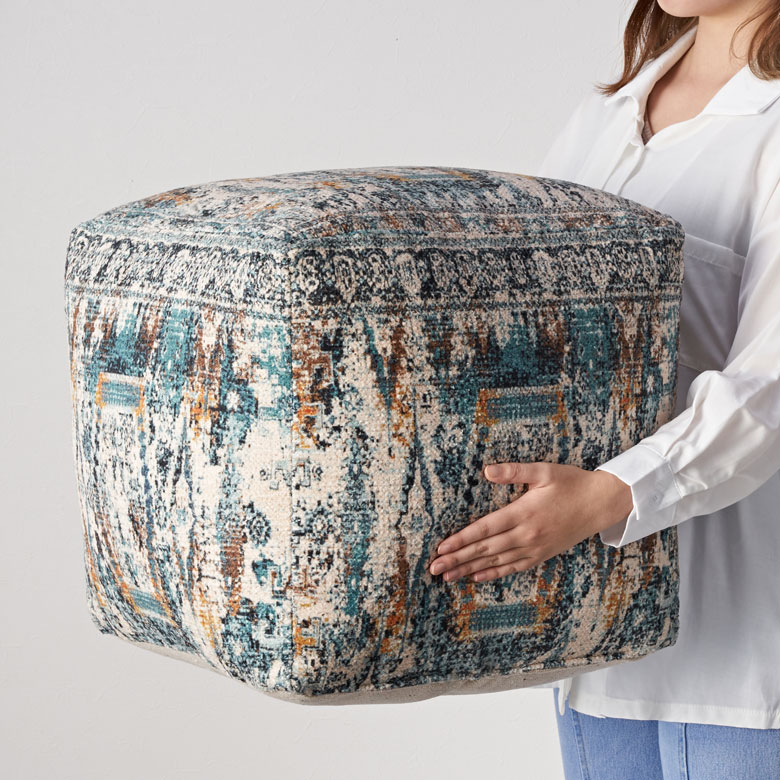 置きやすいコンパクトサイズ